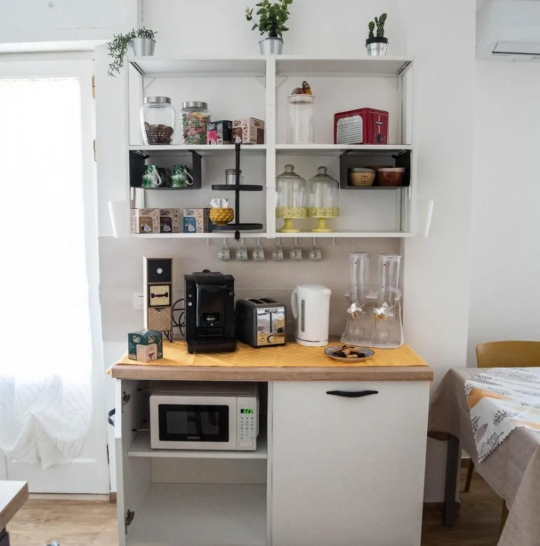 Koine Comfort Rooms 巴格里亚